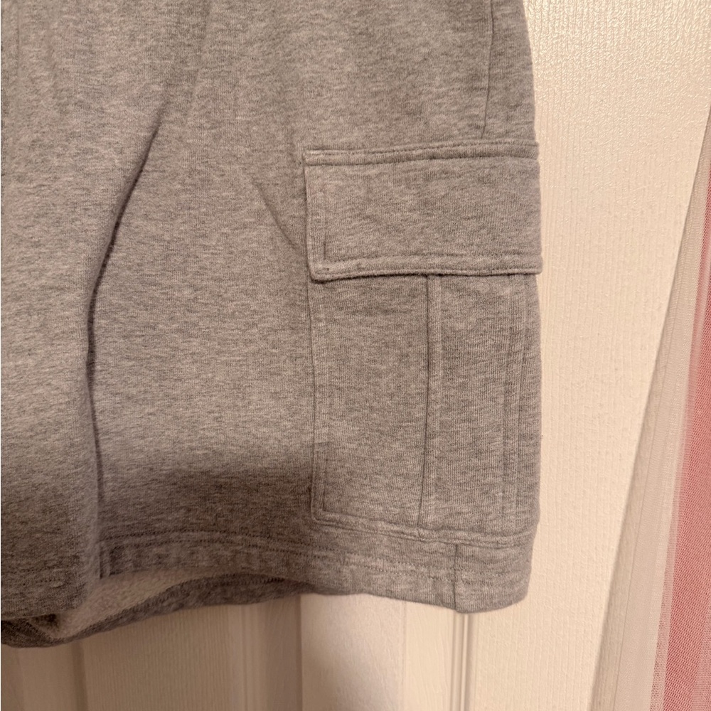 Aritzia TNA Gray Athletic Shorts - Picture 6 of 10